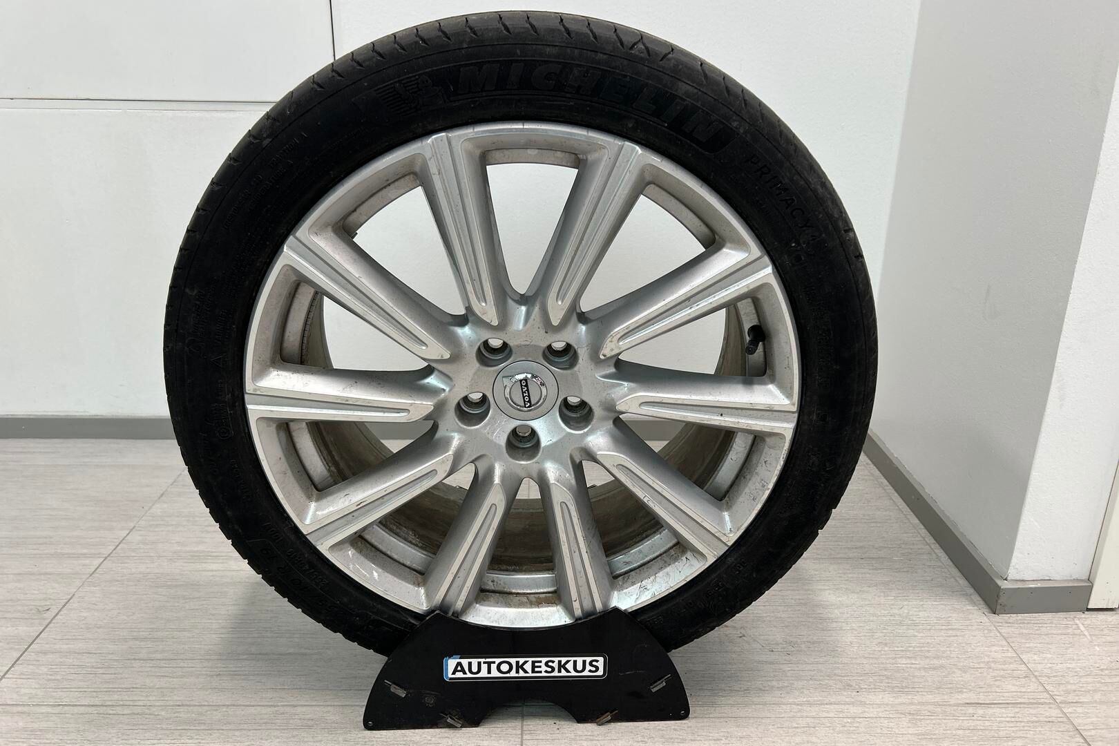 Volvo S90 iso kuva 12