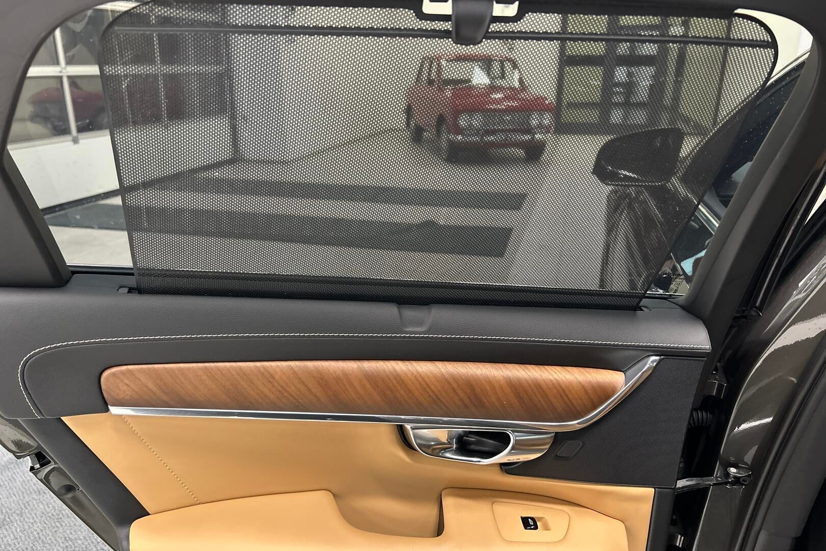 Volvo S90 iso kuva 9