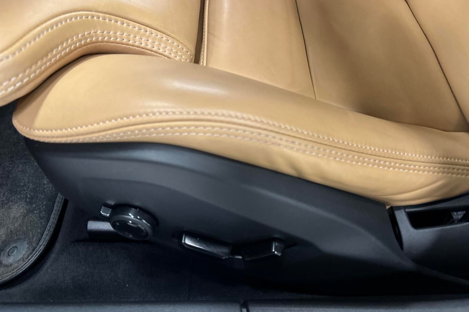 Volvo S90 iso kuva 24