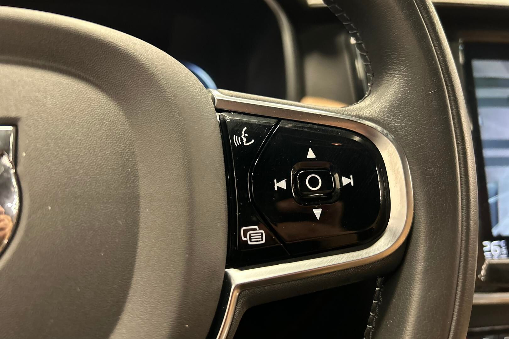 Volvo S90 iso kuva 15