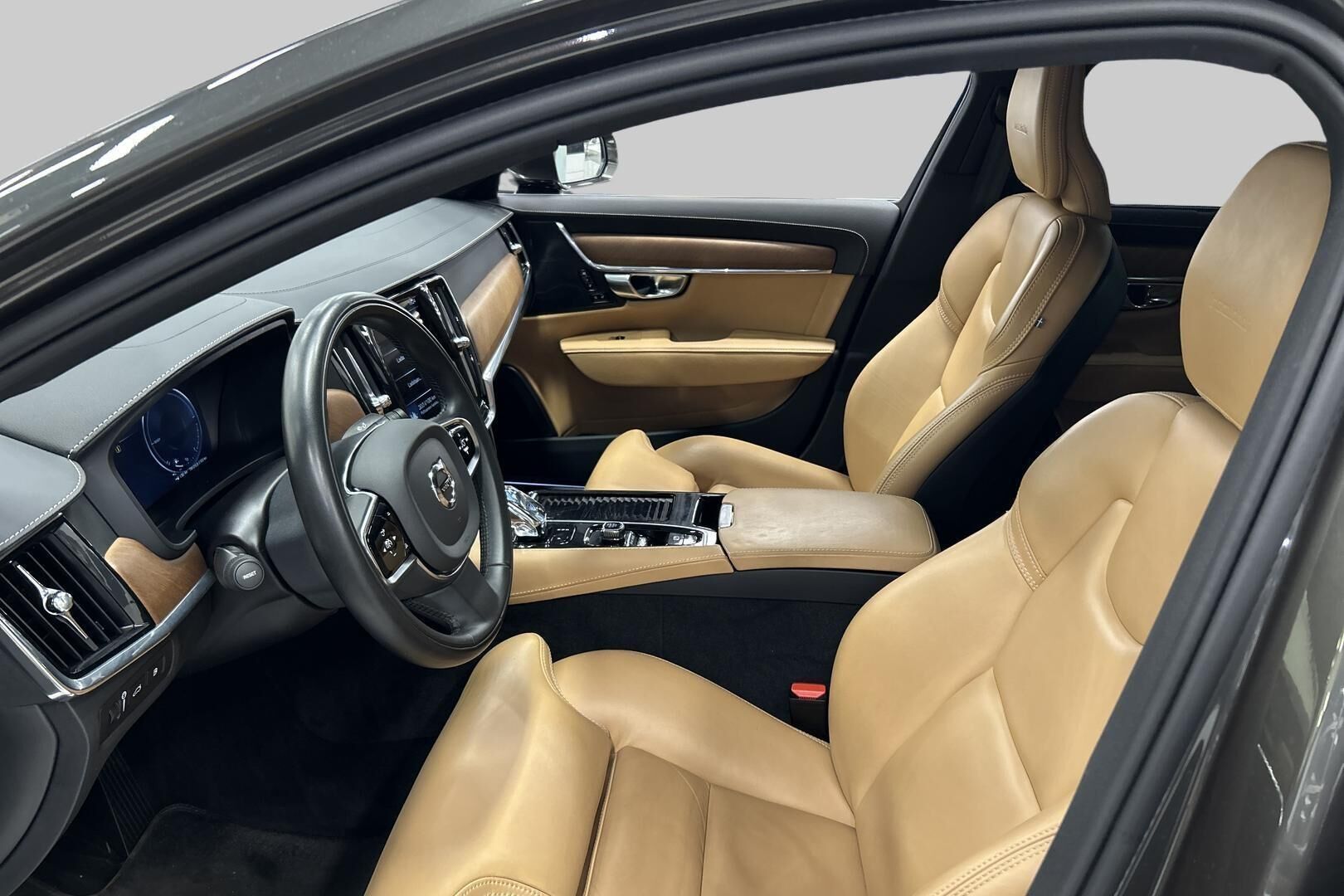 Volvo S90 iso kuva 9