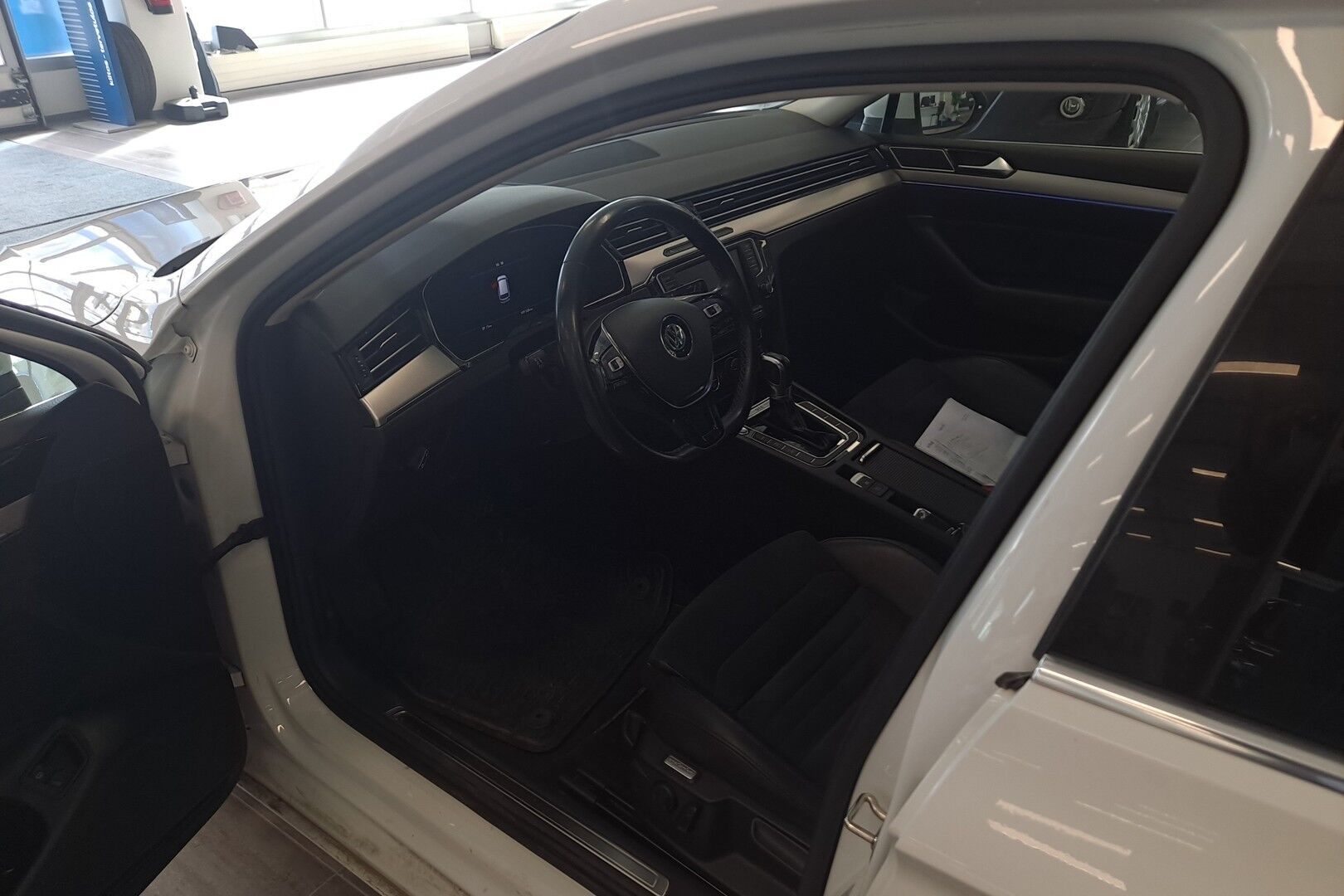 Volkswagen Passat iso kuva 1