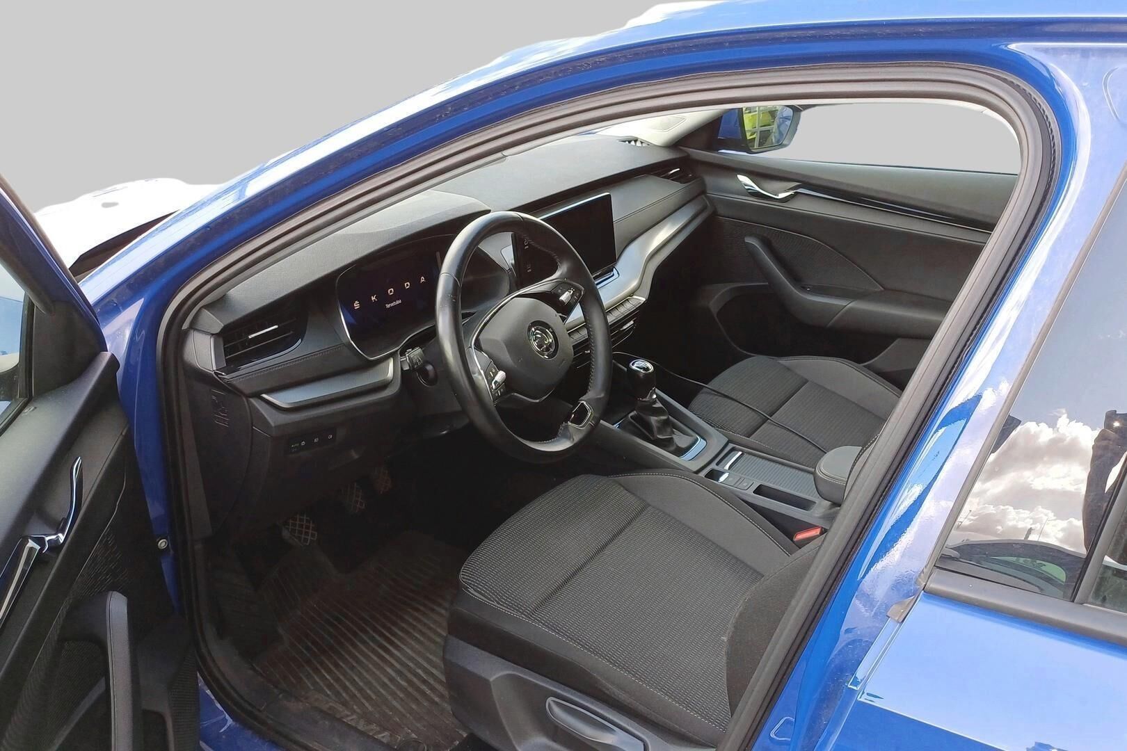 Skoda Octavia iso kuva 1