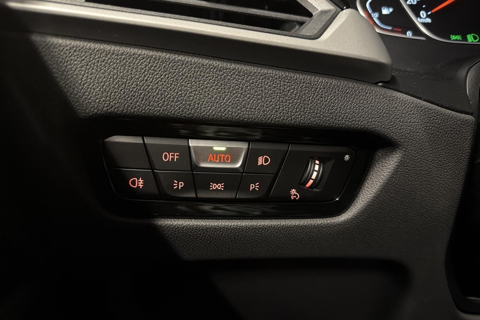 BMW 3-sarja iso kuva 19