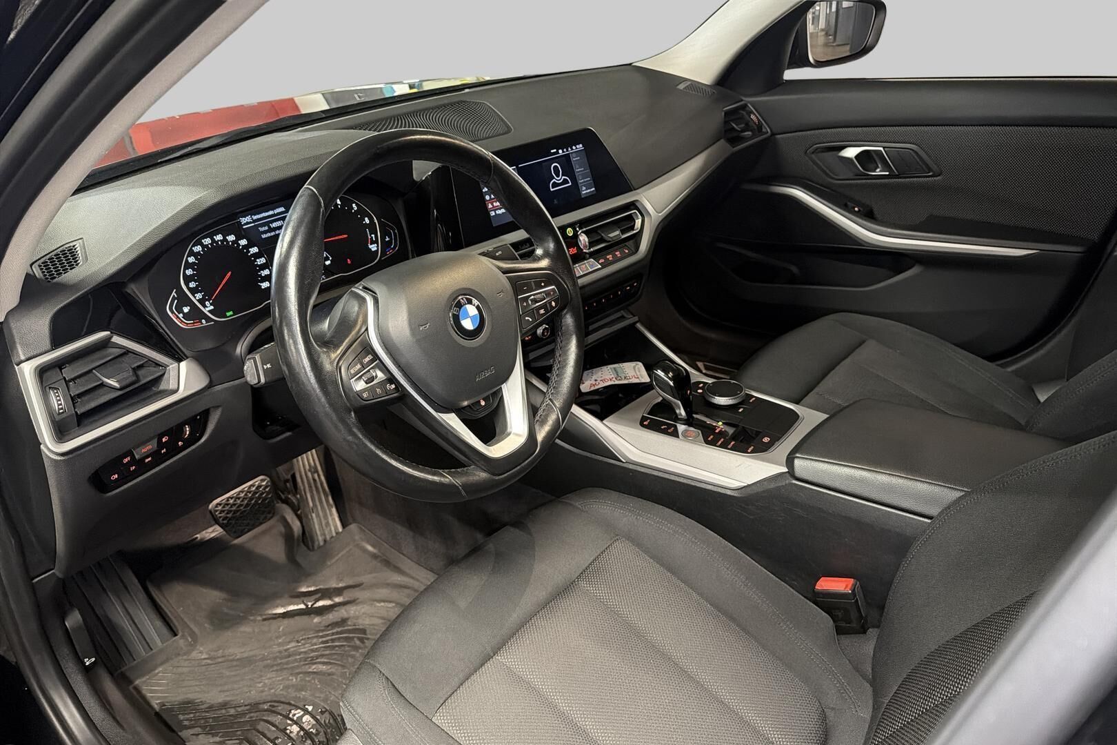 BMW 3-sarja iso kuva 8