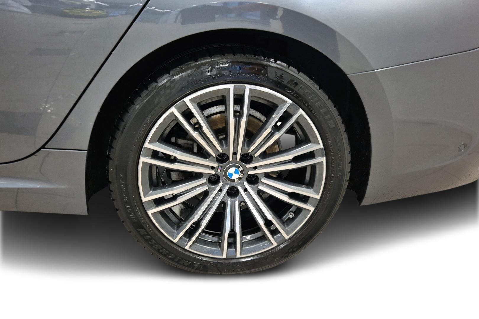BMW 3-sarja iso kuva 13