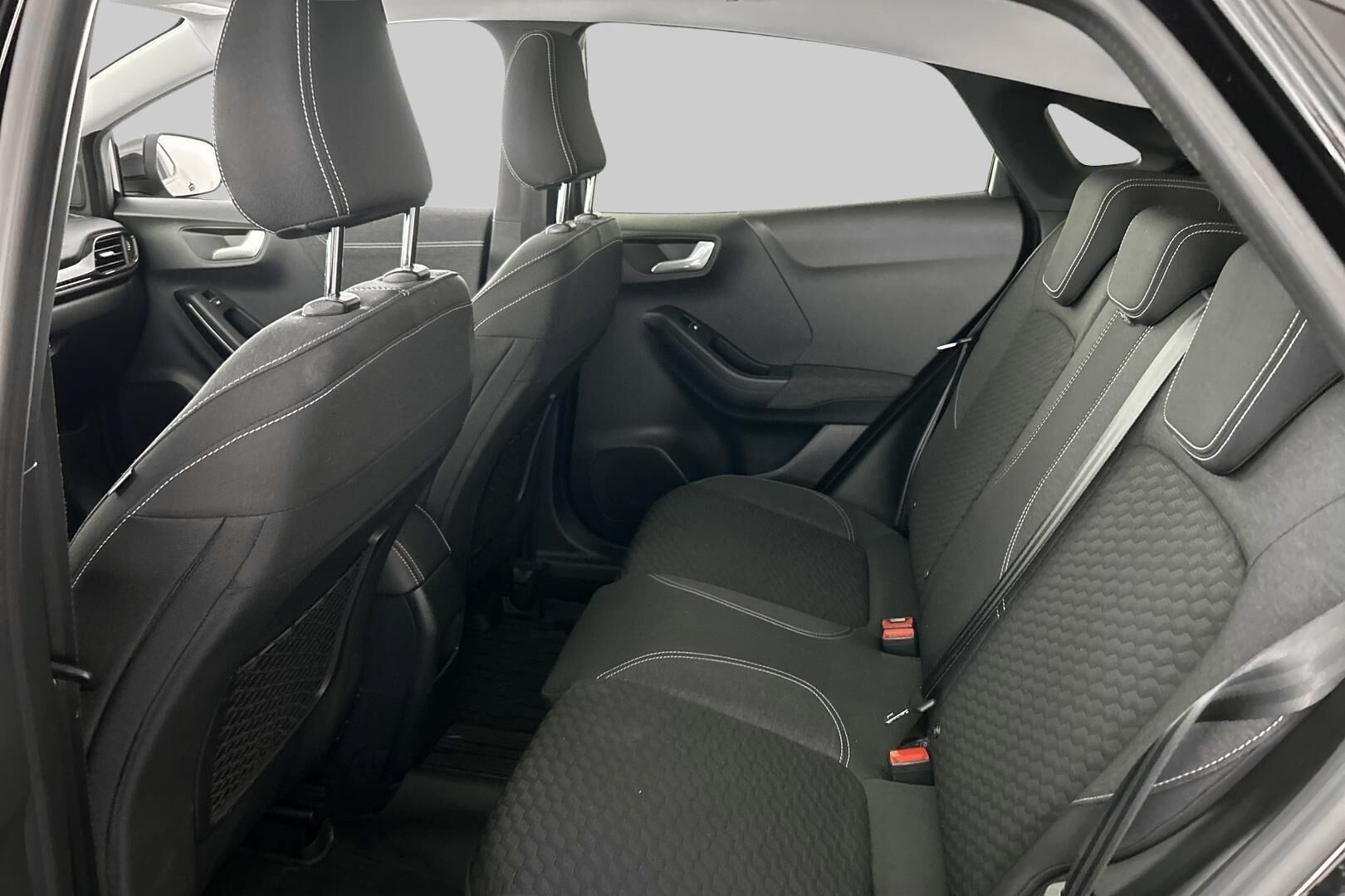 Ford Puma iso kuva 9