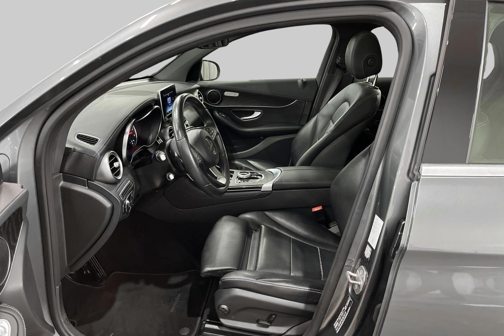 MERCEDES-BENZ GLC iso kuva 9