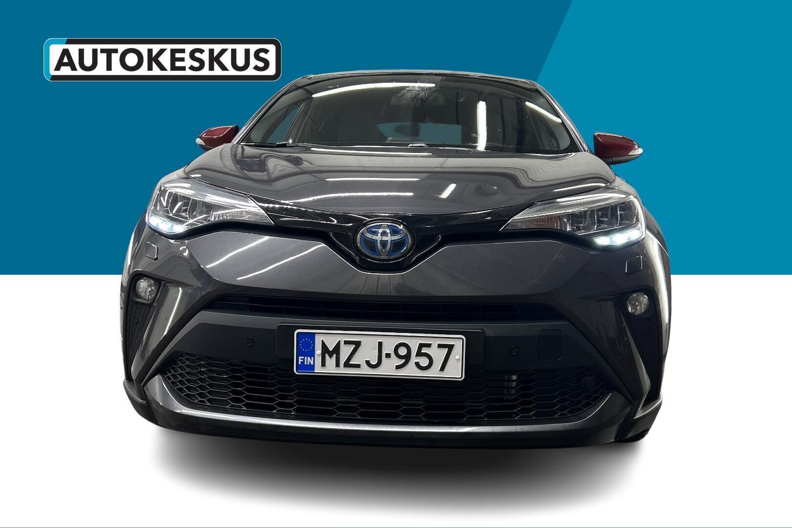 Toyota C-HR iso kuva 2