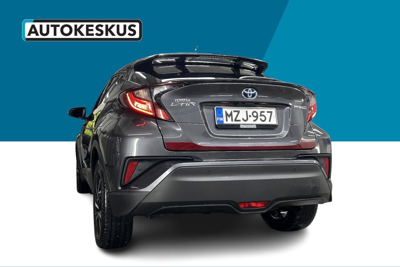 Toyota C-HR iso kuva 7