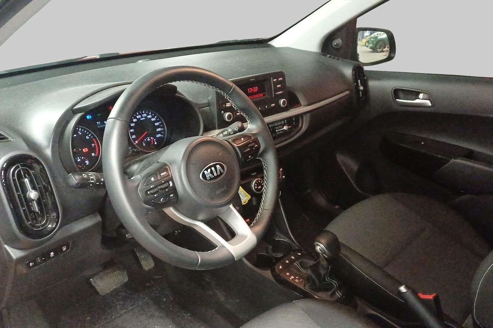 Kia Picanto iso kuva 2