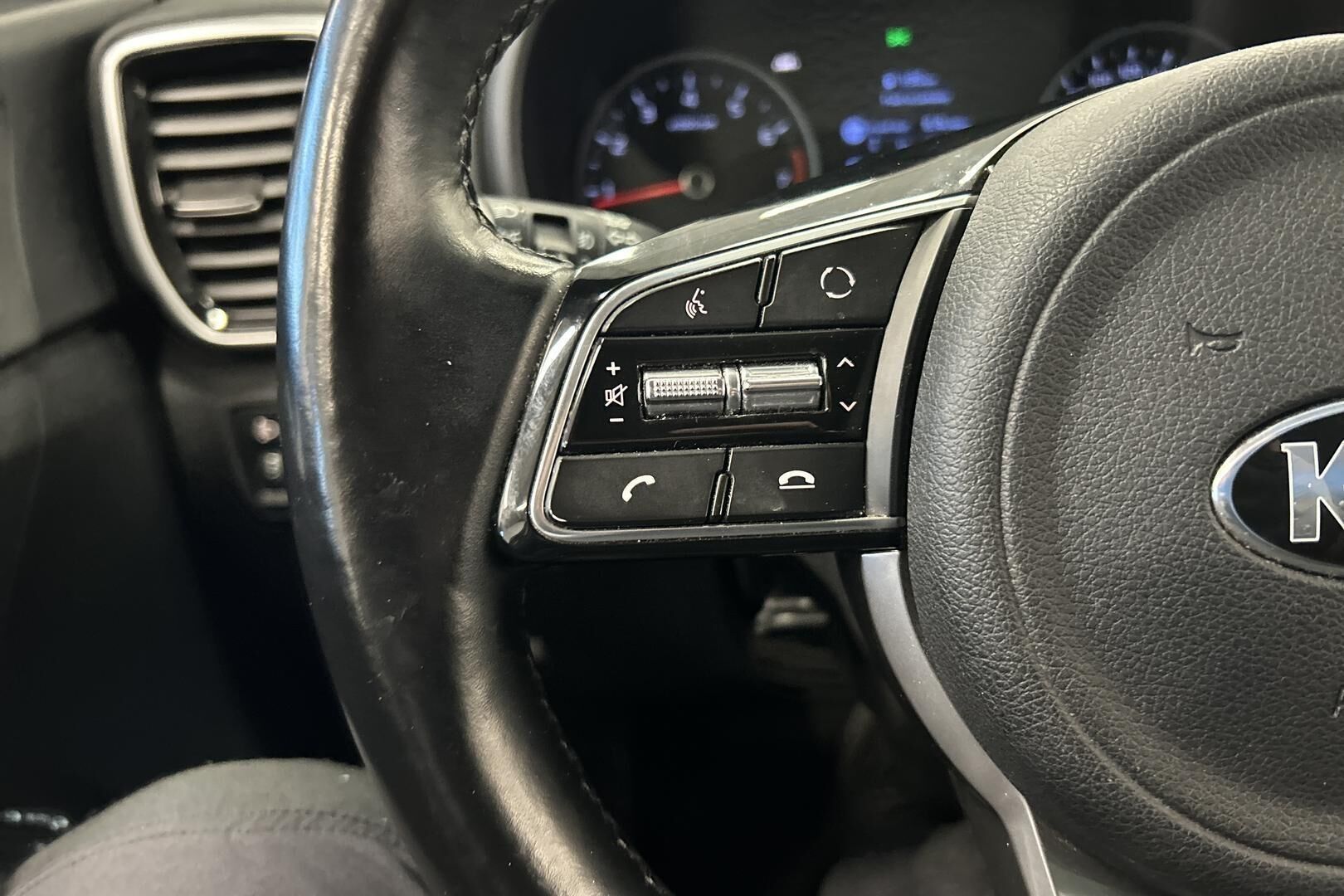 Kia Sportage iso kuva 14
