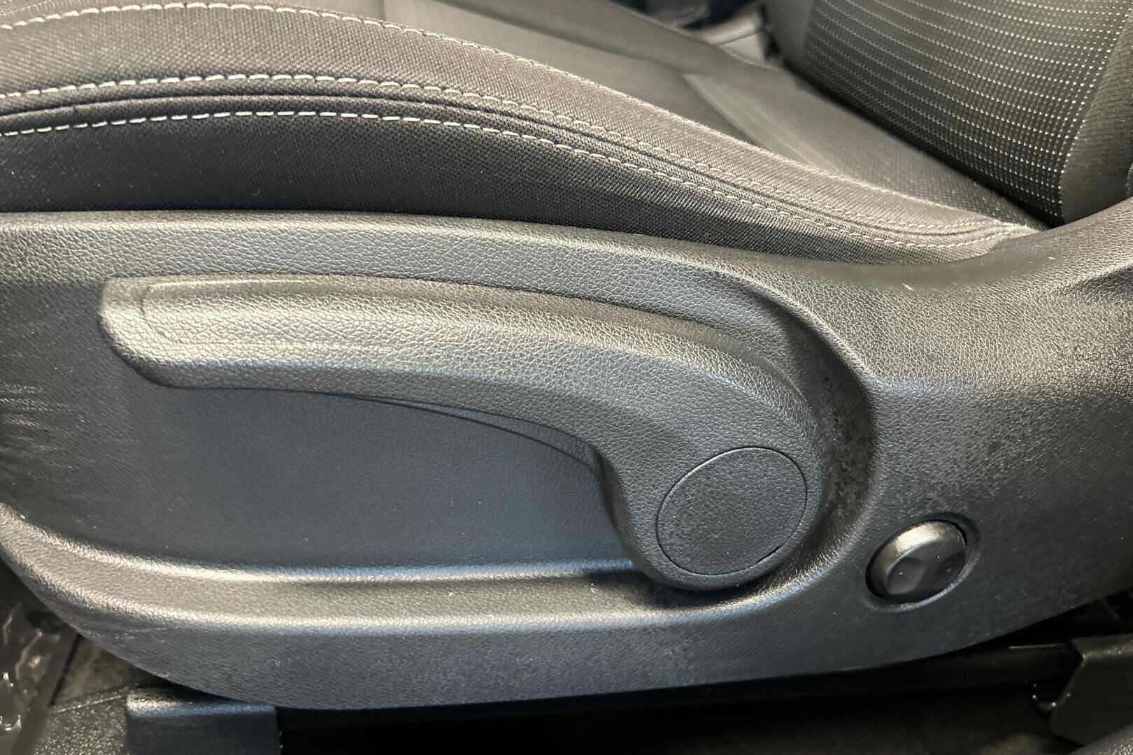 Kia Sportage iso kuva 21