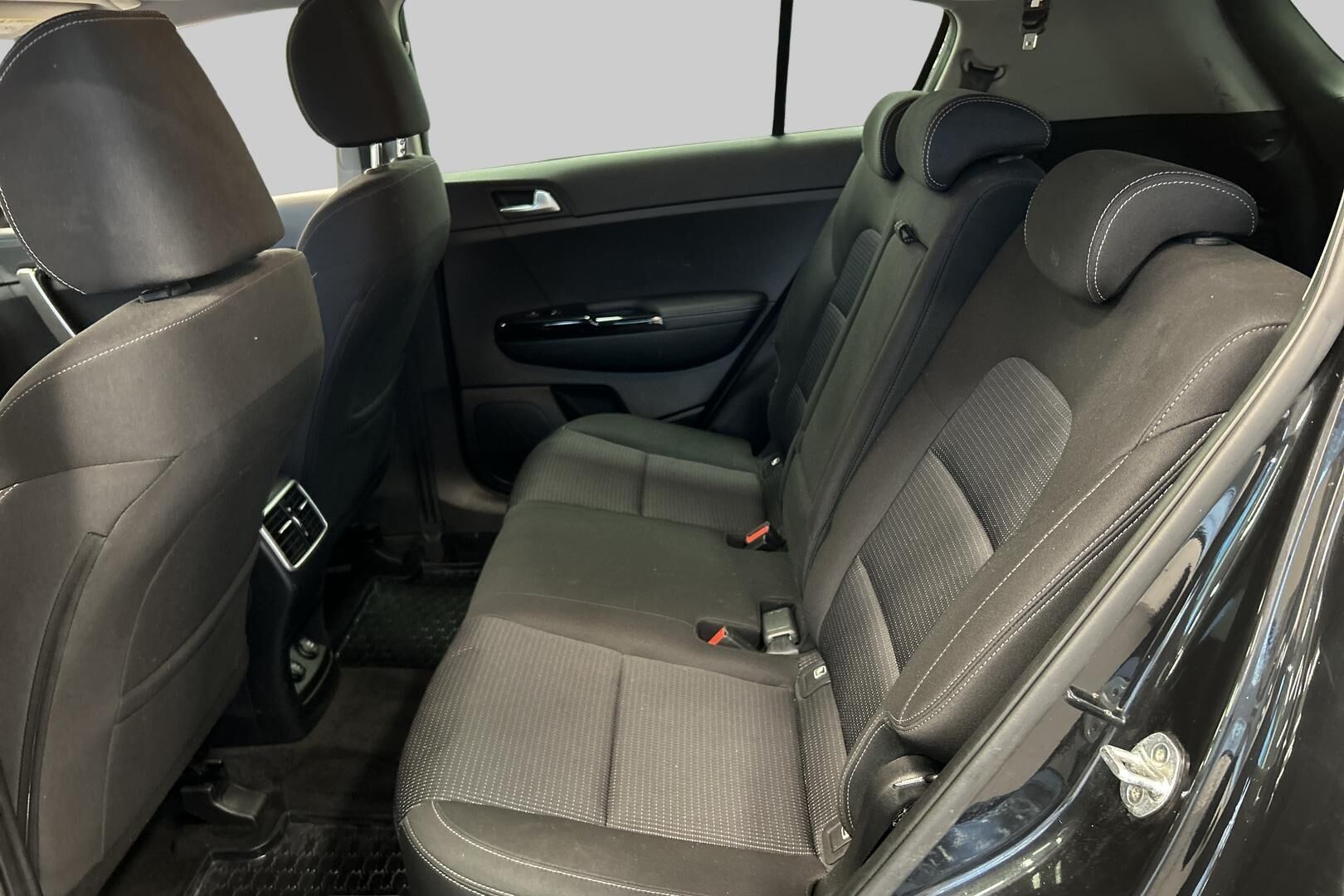 Kia Sportage iso kuva 9