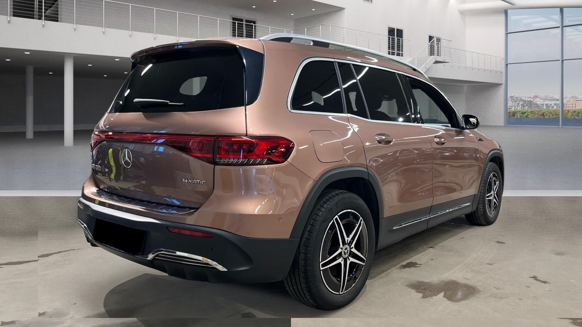 MERCEDES-BENZ EQB iso kuva 1