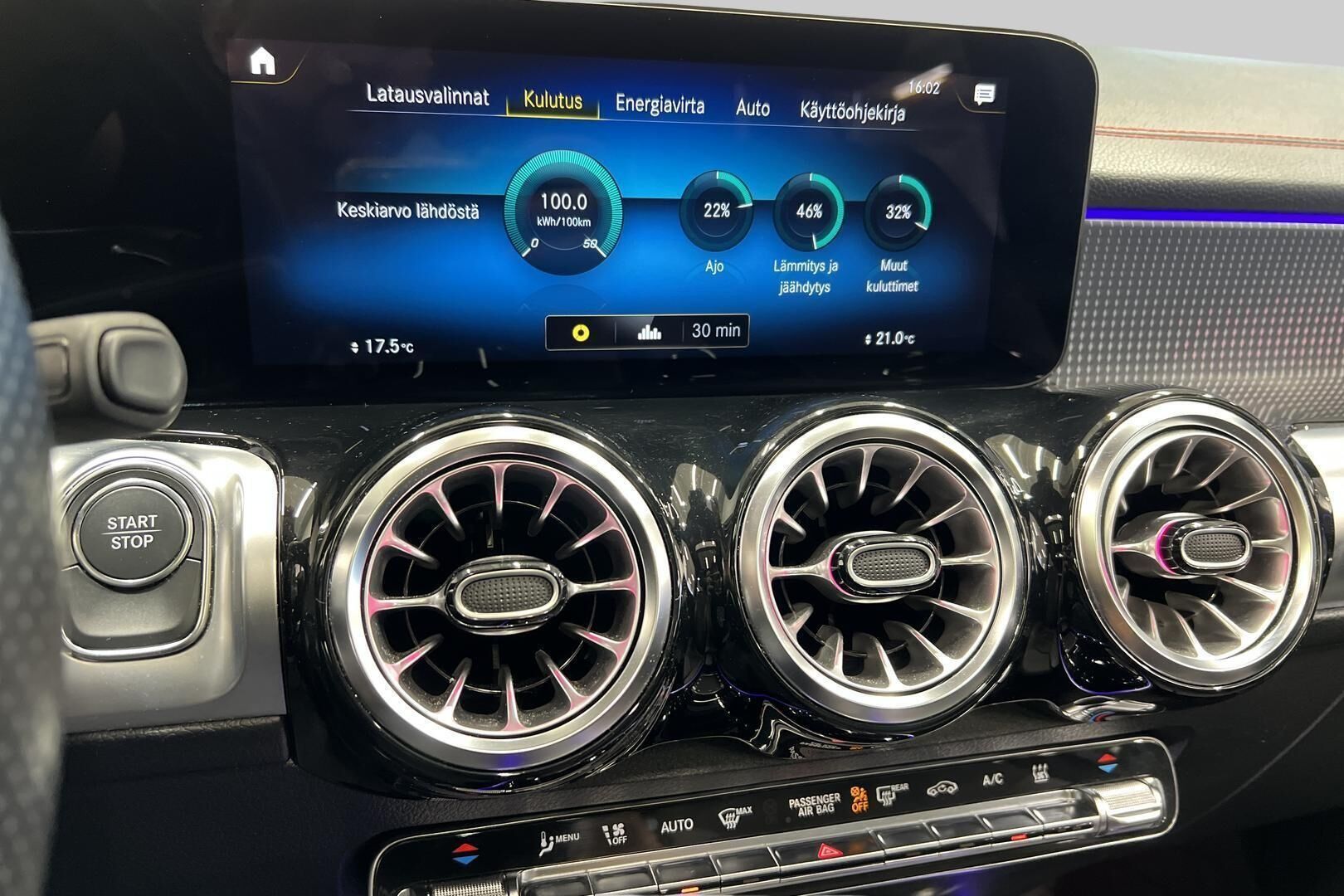 MERCEDES-BENZ EQB iso kuva 14
