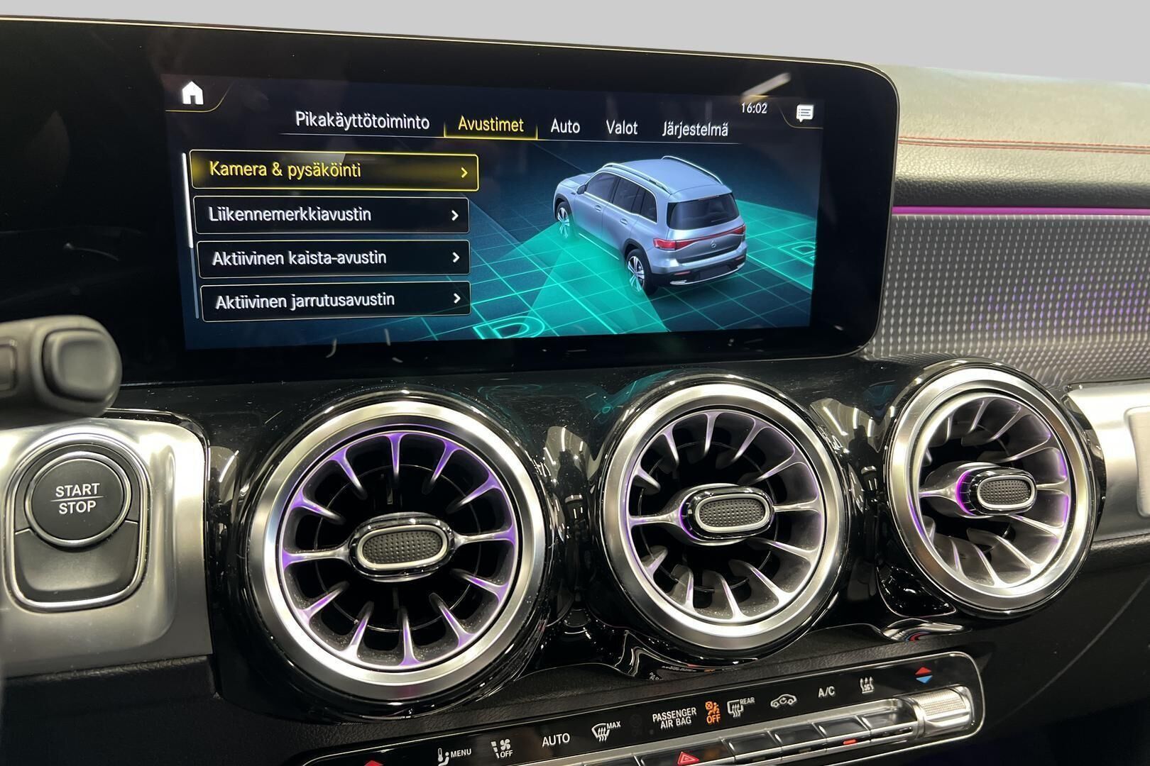 MERCEDES-BENZ EQB iso kuva 16