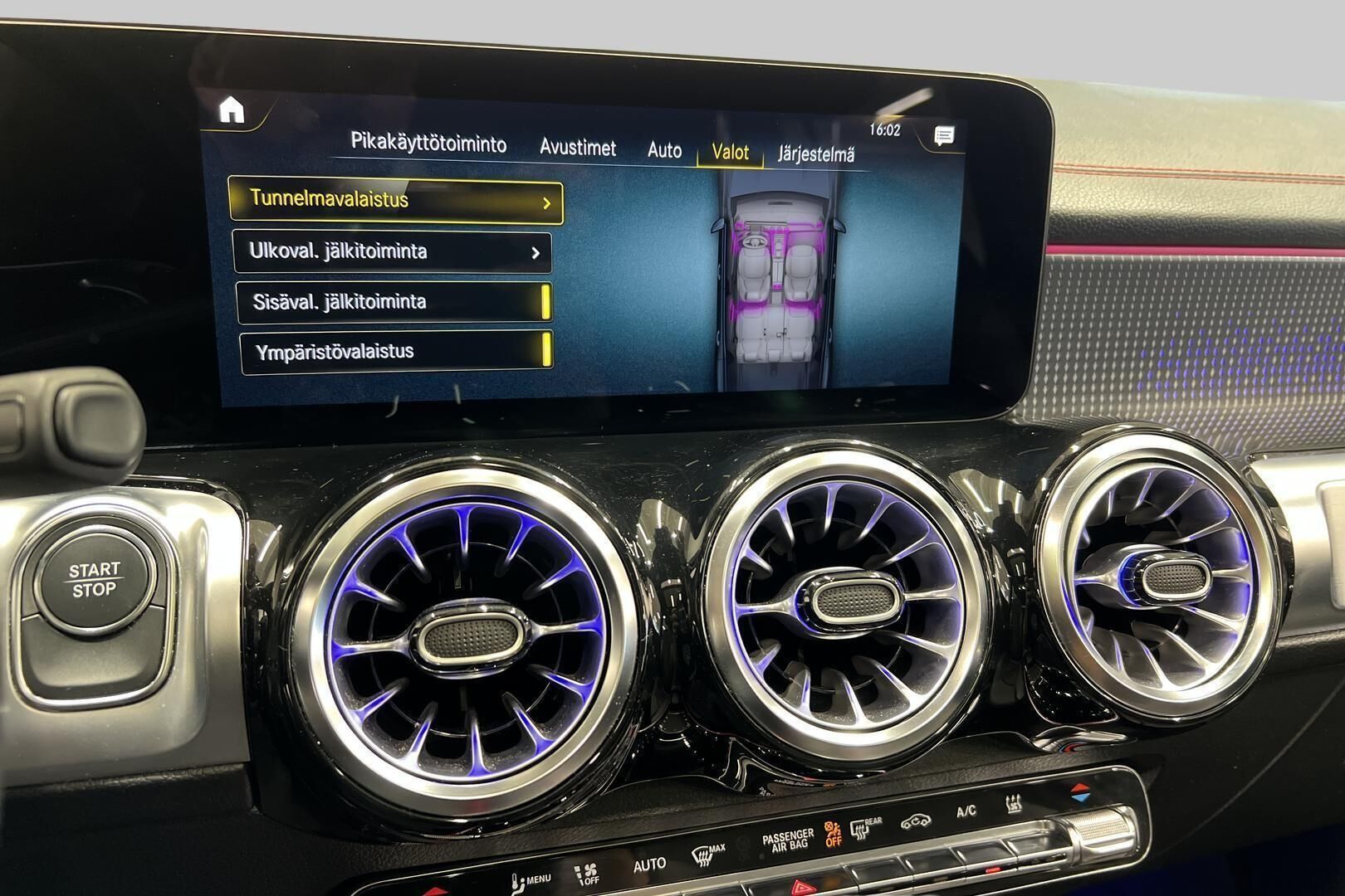 MERCEDES-BENZ EQB iso kuva 18