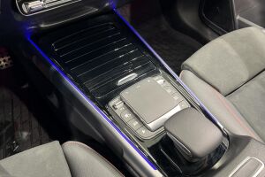 MERCEDES-BENZ EQB esikatselu 25