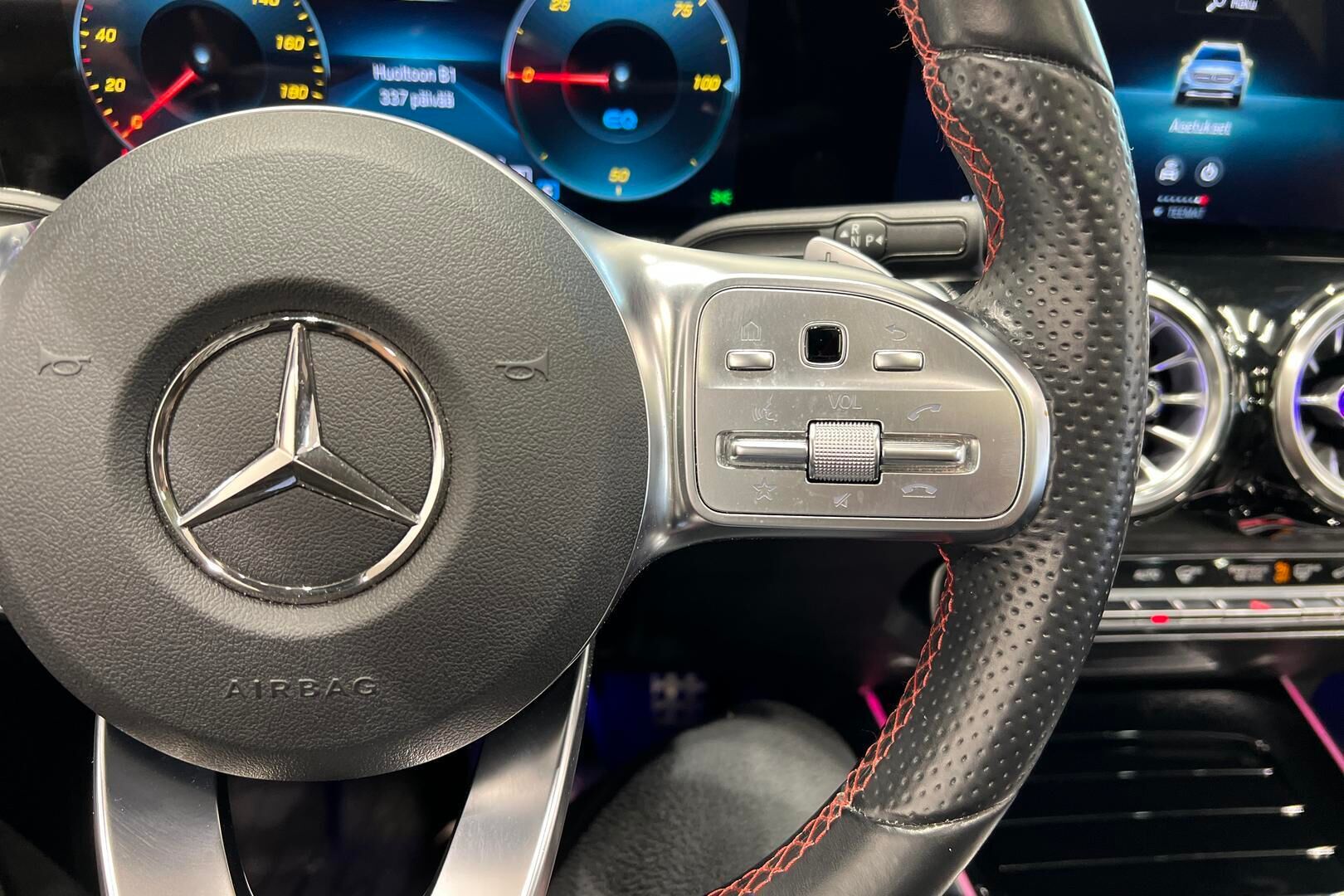 MERCEDES-BENZ EQB iso kuva 49