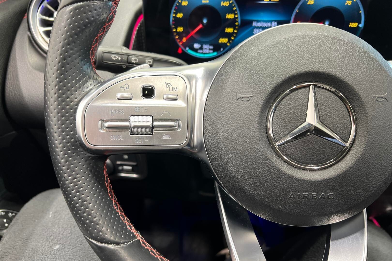 MERCEDES-BENZ EQB iso kuva 28