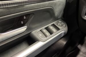MERCEDES-BENZ EQB esikatselu 31