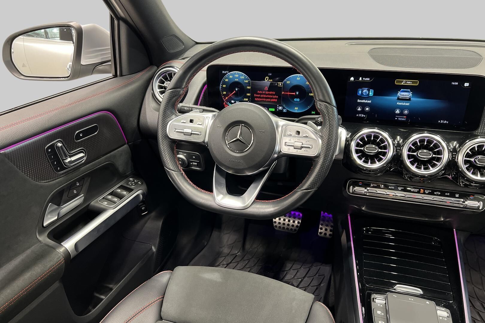 MERCEDES-BENZ EQB iso kuva 33