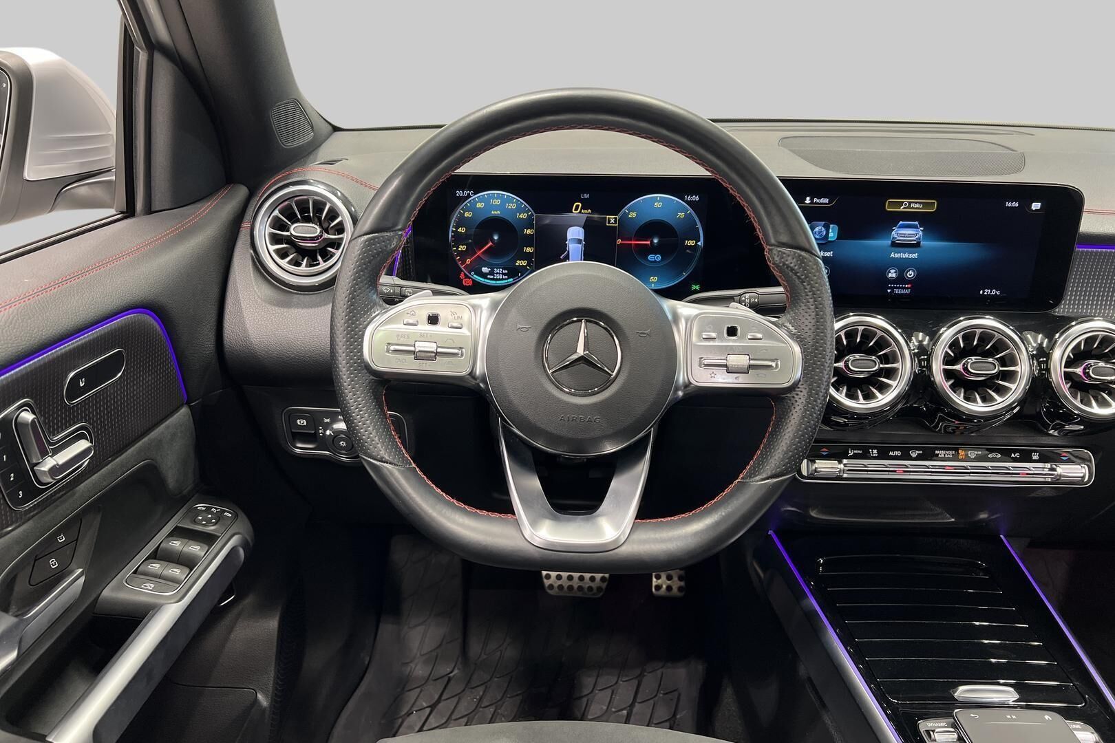 MERCEDES-BENZ EQB iso kuva 34
