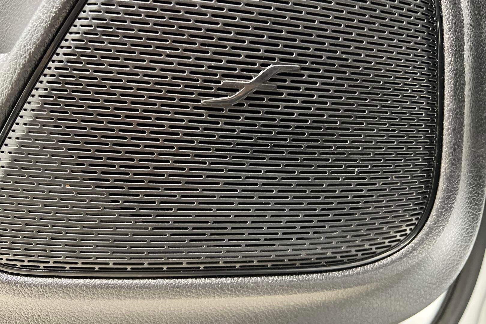 MERCEDES-BENZ EQB iso kuva 36
