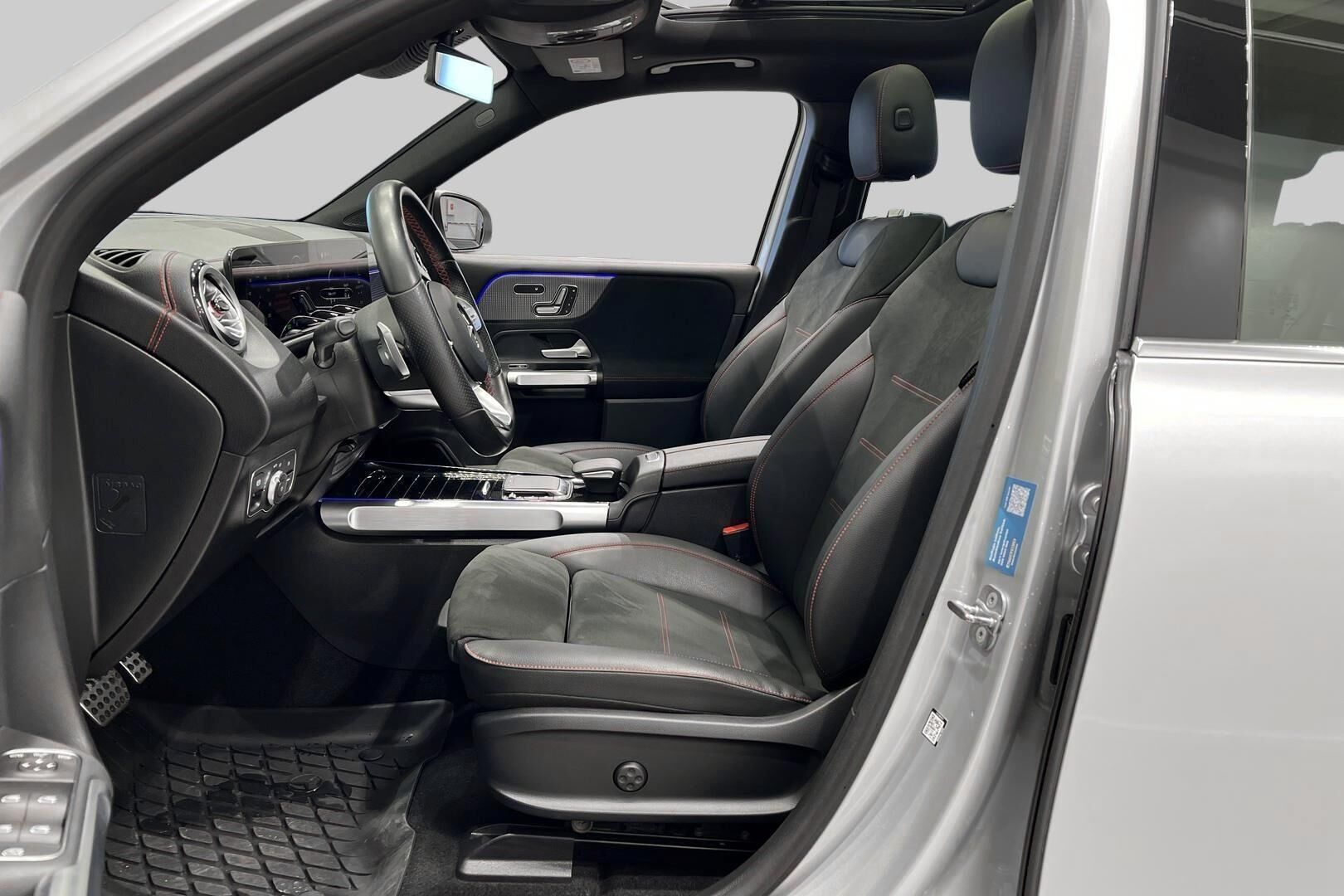MERCEDES-BENZ EQB iso kuva 5