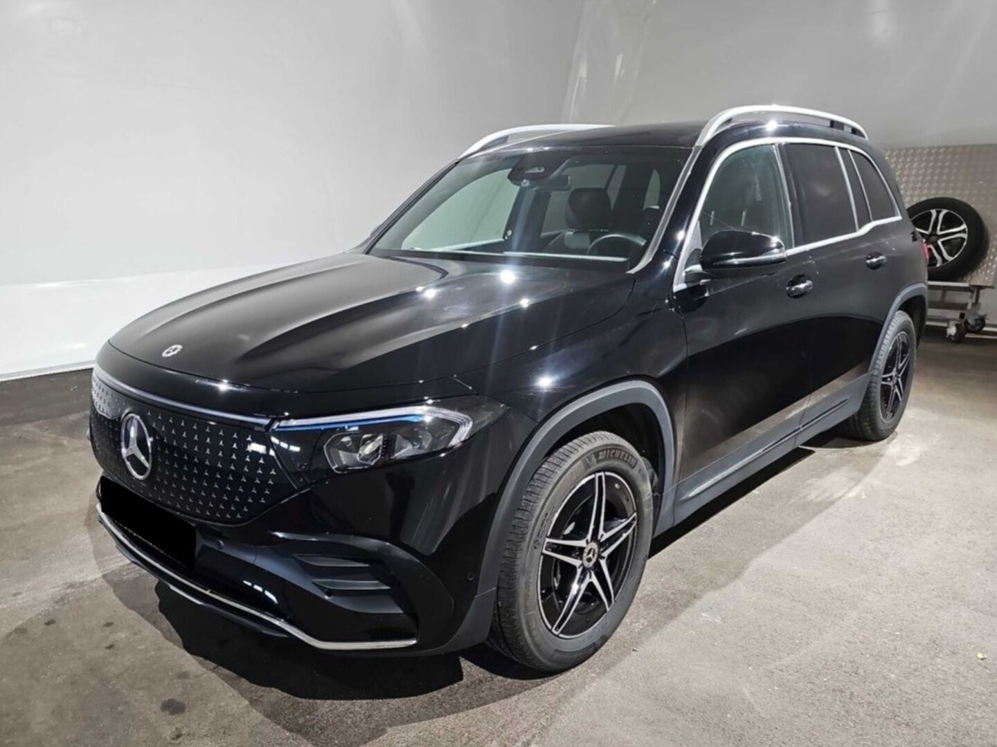 MERCEDES-BENZ EQB iso kuva 0