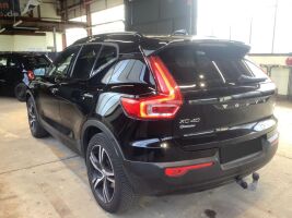 VOLVO XC40 esikatselu 2