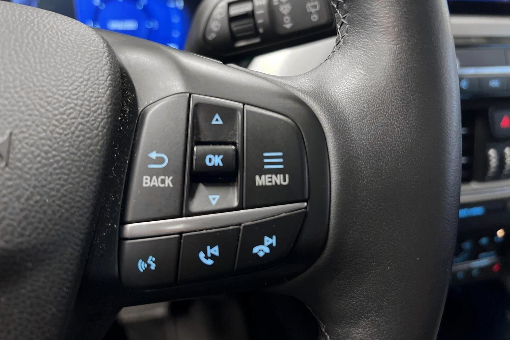 FORD KUGA iso kuva 16