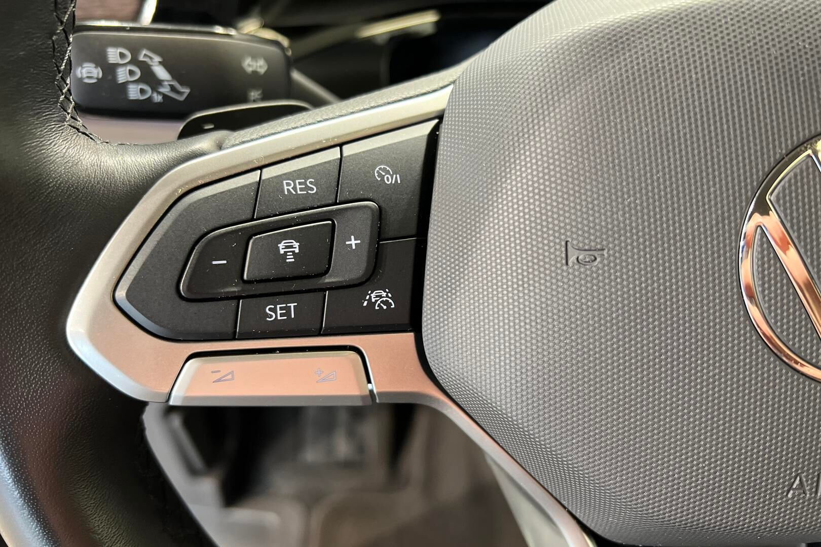 VOLKSWAGEN MULTIVAN iso kuva 17