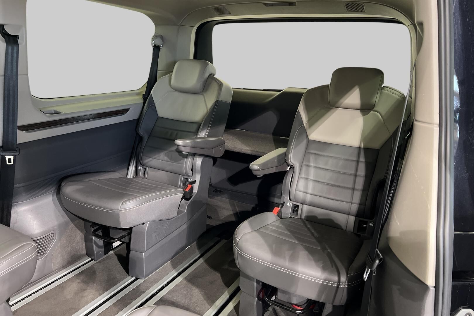 VOLKSWAGEN MULTIVAN iso kuva 23