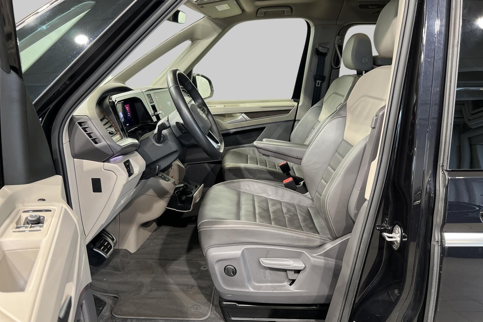 VOLKSWAGEN MULTIVAN iso kuva 8