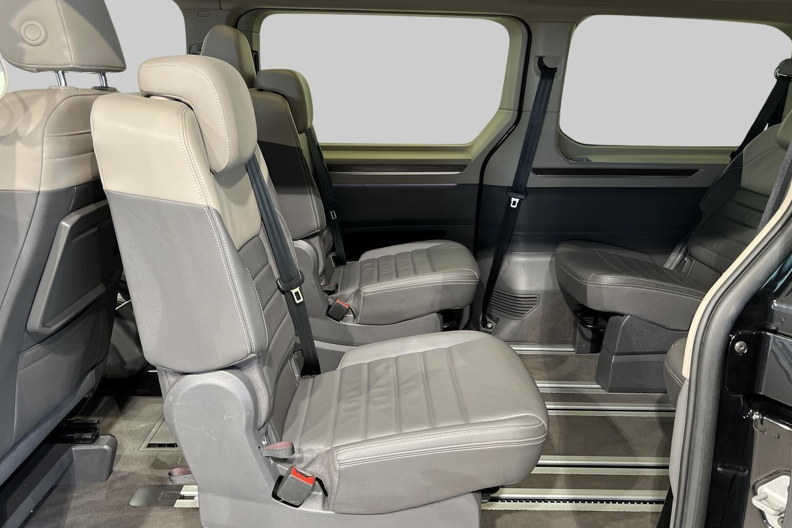 VOLKSWAGEN MULTIVAN iso kuva 9