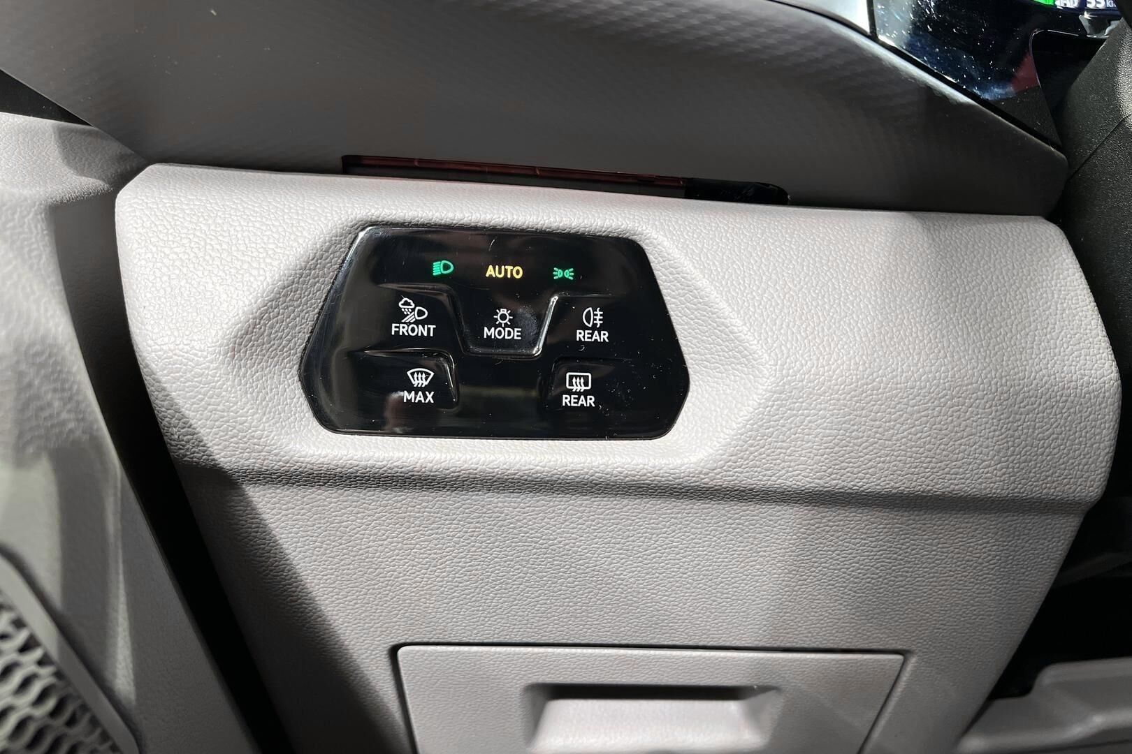 VOLKSWAGEN MULTIVAN iso kuva 23