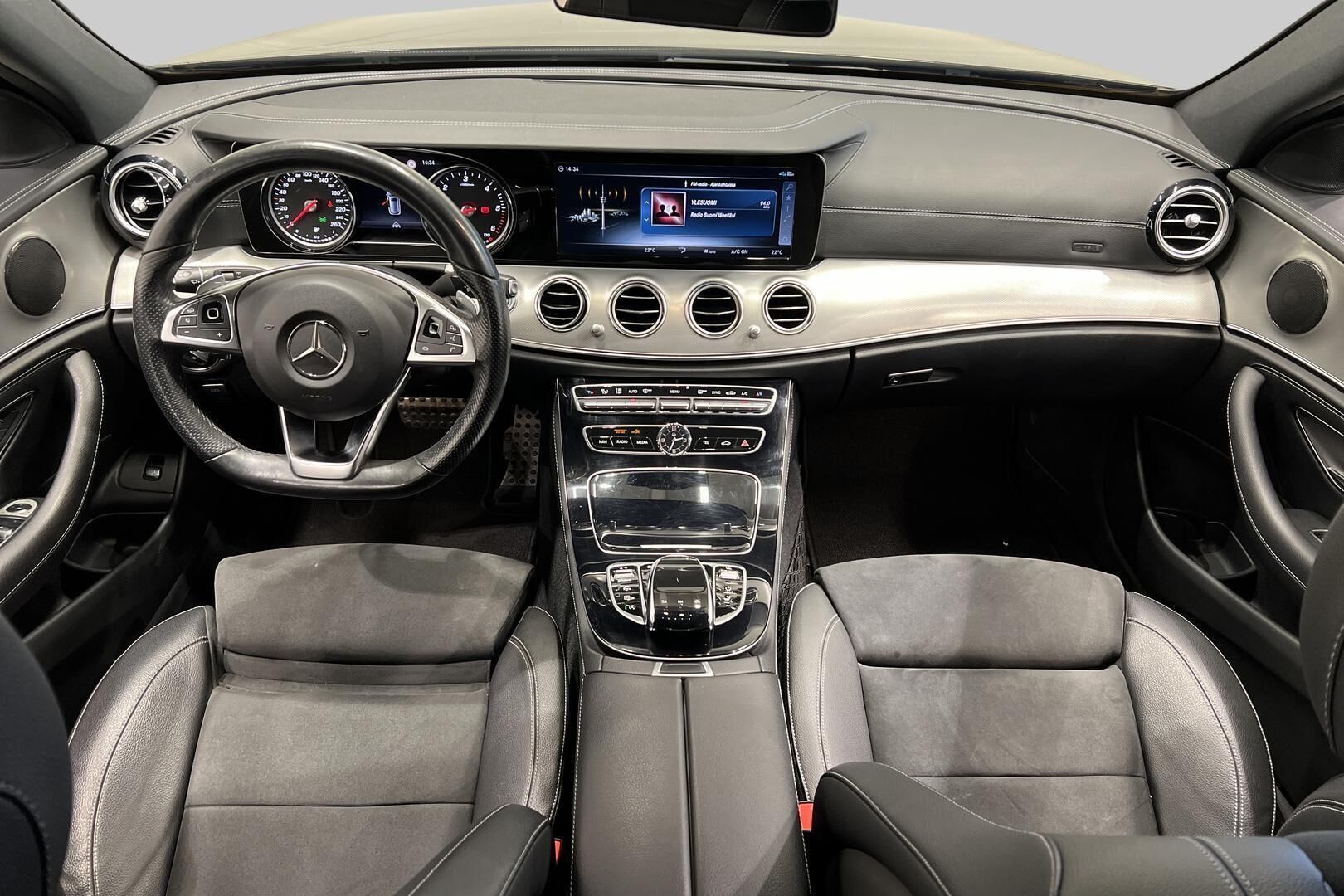 MERCEDES-BENZ E iso kuva 10