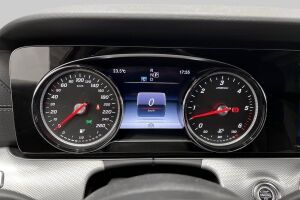 MERCEDES-BENZ E esikatselu 14