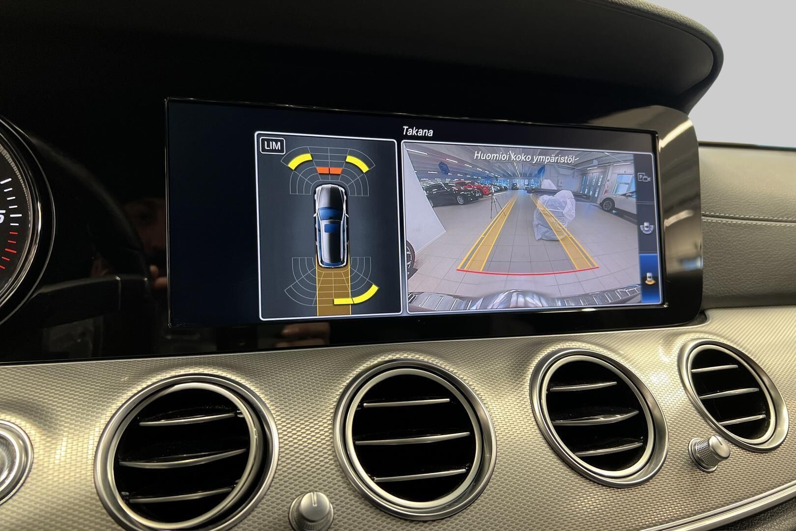 MERCEDES-BENZ E iso kuva 15