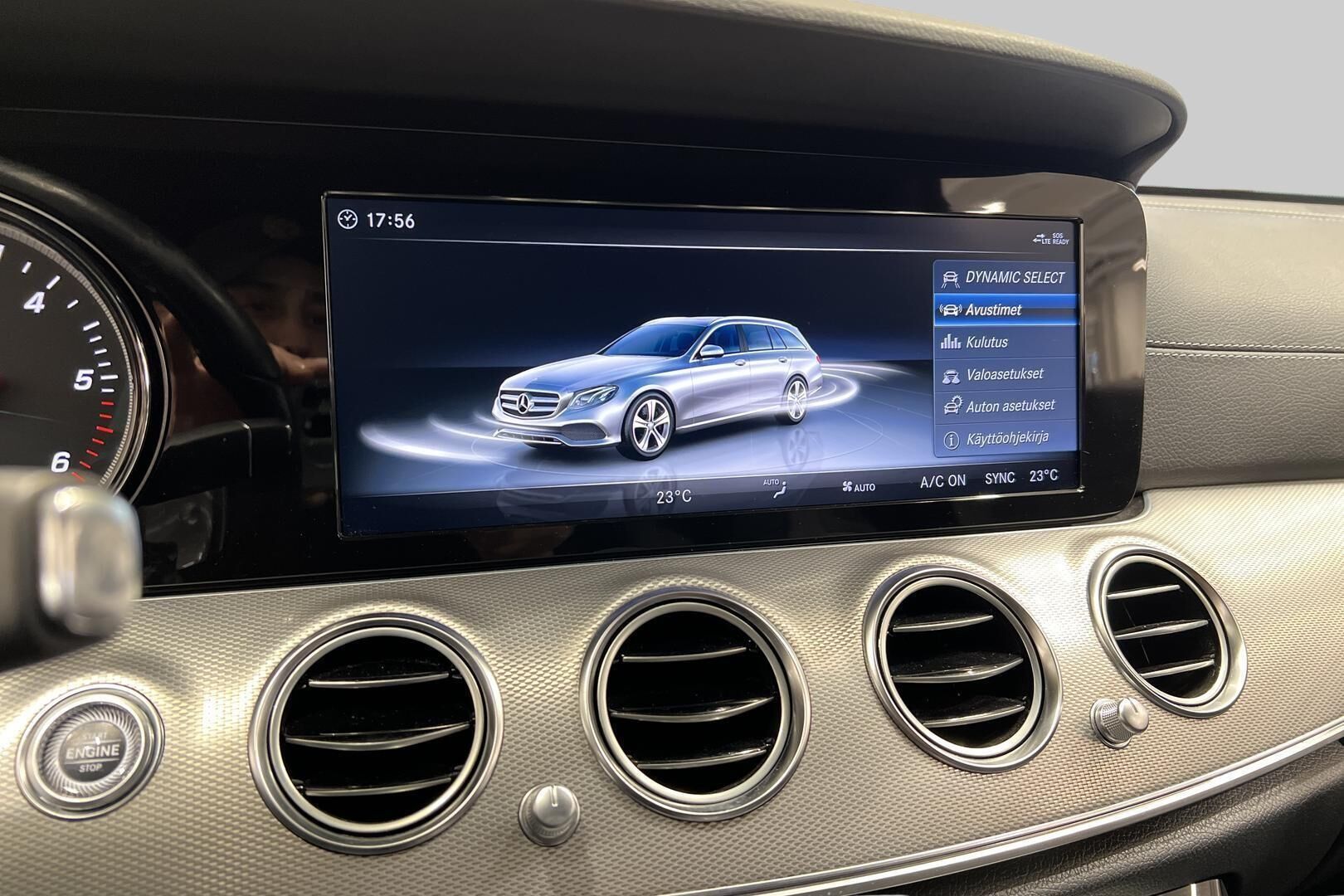 MERCEDES-BENZ E iso kuva 18