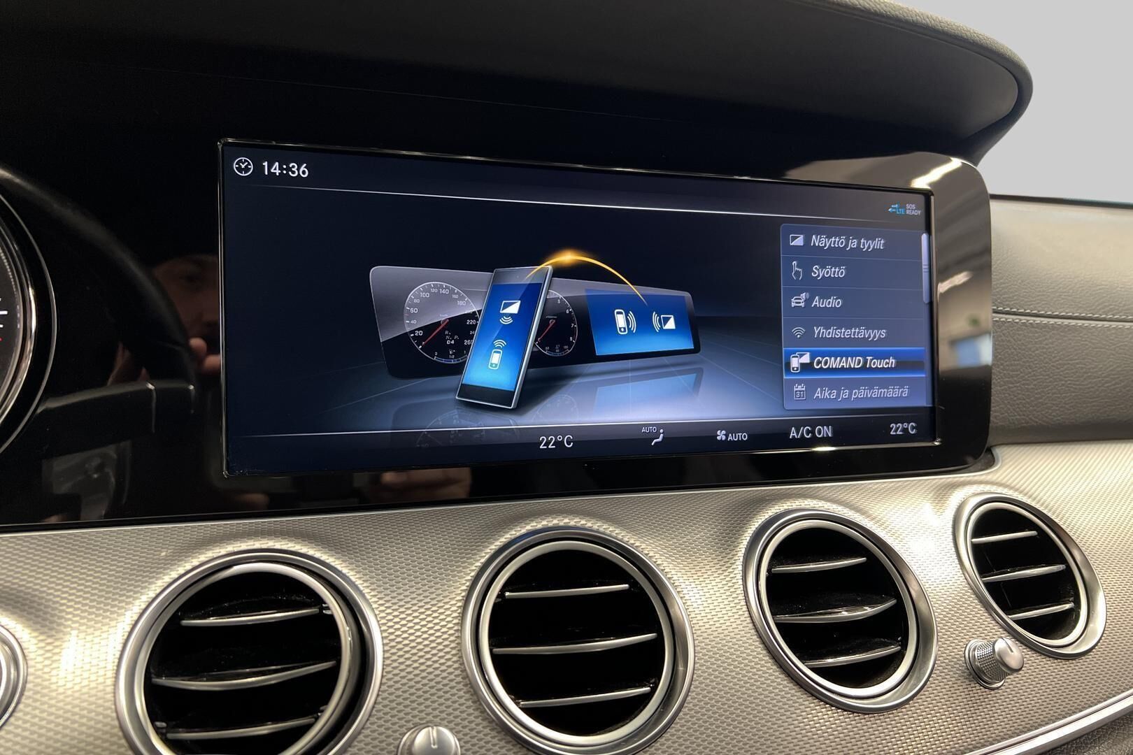 MERCEDES-BENZ E iso kuva 19