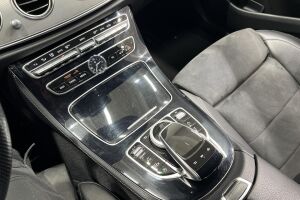 MERCEDES-BENZ E esikatselu 22