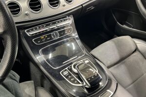 MERCEDES-BENZ E esikatselu 23