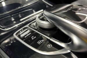 MERCEDES-BENZ E esikatselu 24