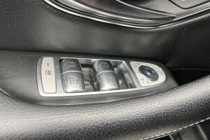 MERCEDES-BENZ E esikatselu 30