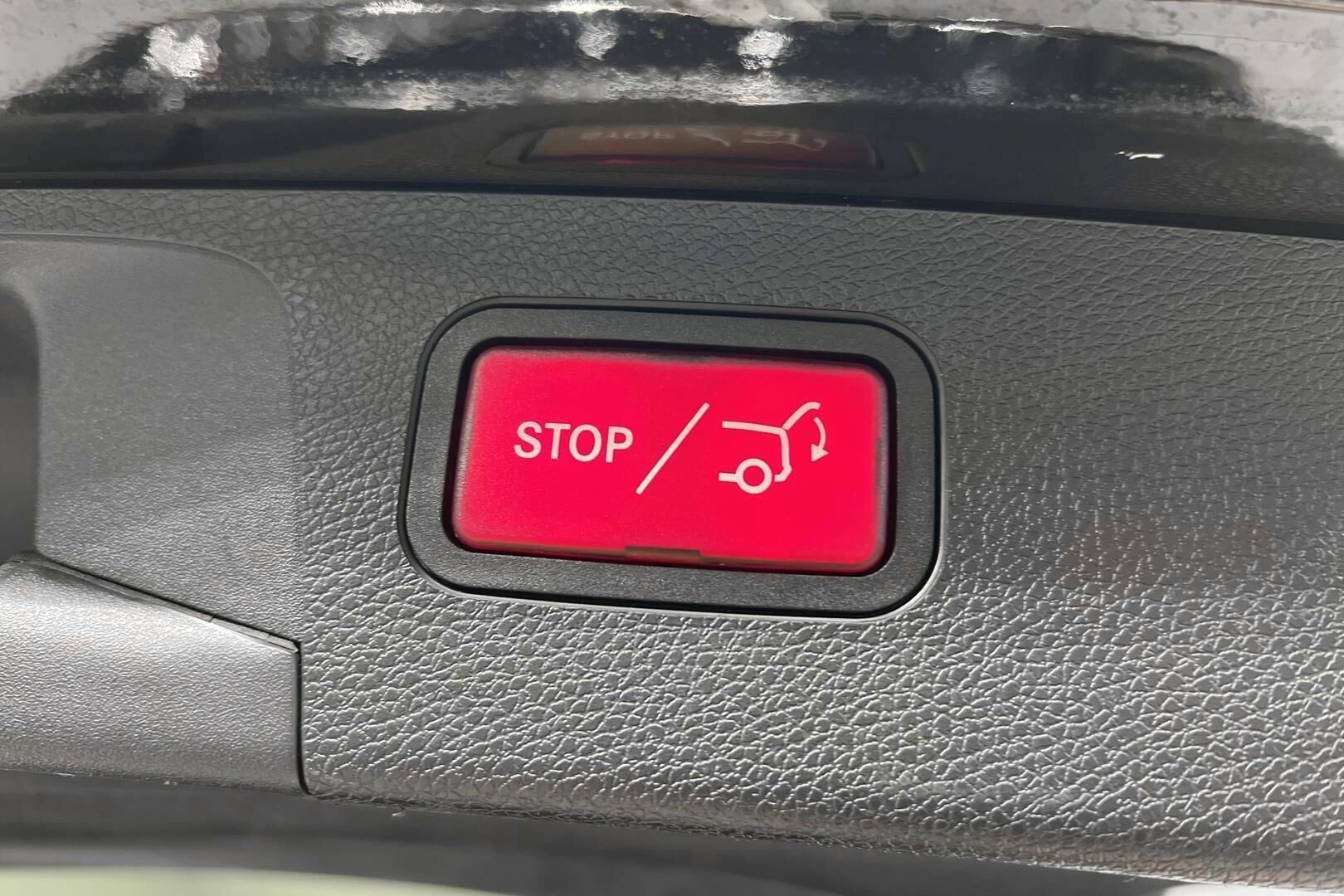 MERCEDES-BENZ E iso kuva 33