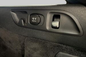 MERCEDES-BENZ E esikatselu 33