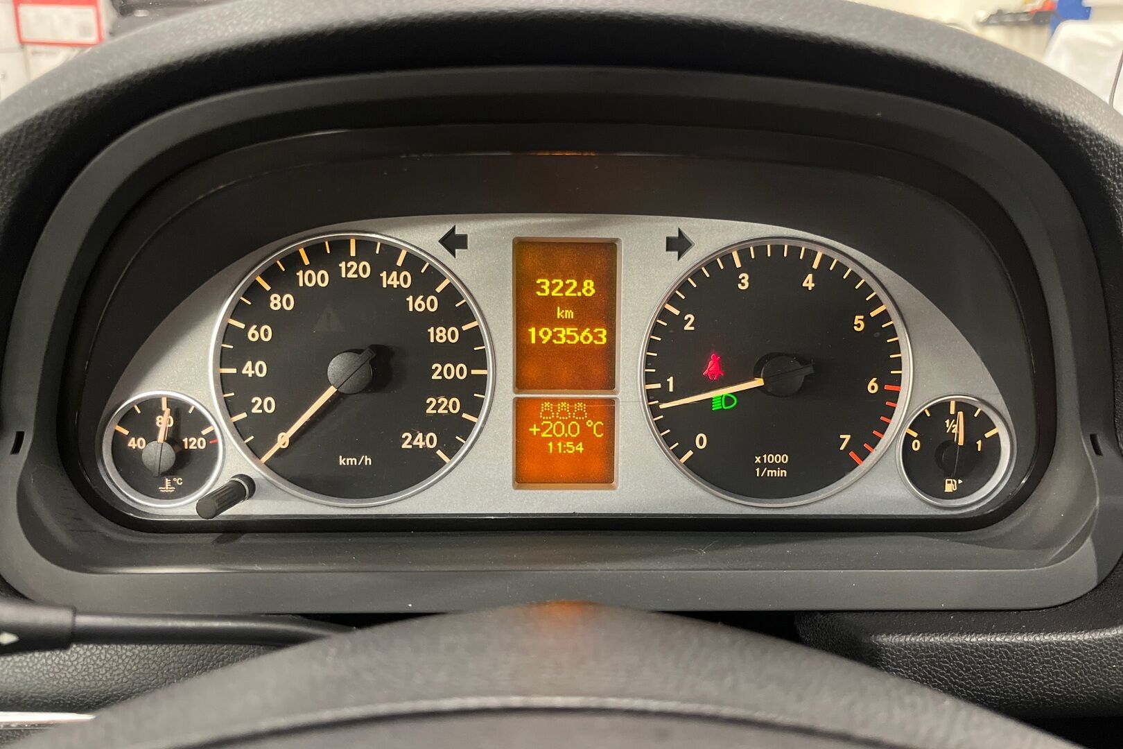 Mercedes-Benz B iso kuva 11